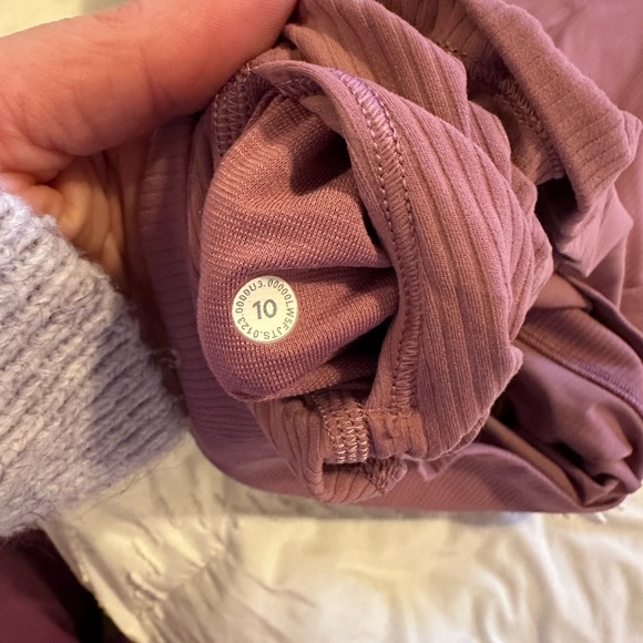 Lululemon Align Ribbed High-Rise Pant 28"
Velvet Dust - Picture 8 of 8